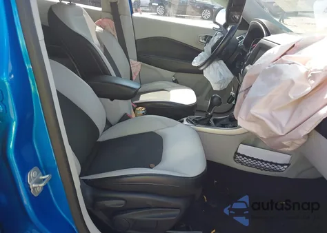 2018 Jeep Compass Latitude 4X4 from USA, damaged, VIN 3C4NJDBB0JT177435